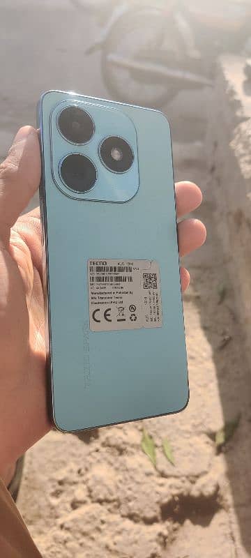 Tecno Spark 20 {8+8/128GB} 7