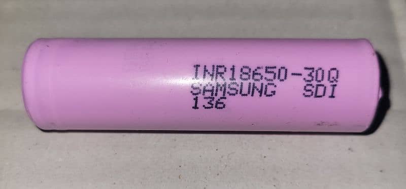 New 18650 Lithium ion battery cell 3.7 to 4.2Volts (Used) IR 10 to 30 2