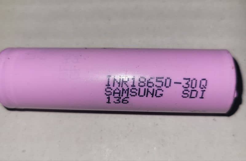 New 18650 Lithium ion battery cell 3.7 to 4.2Volts (Used) IR 10 to 30 4