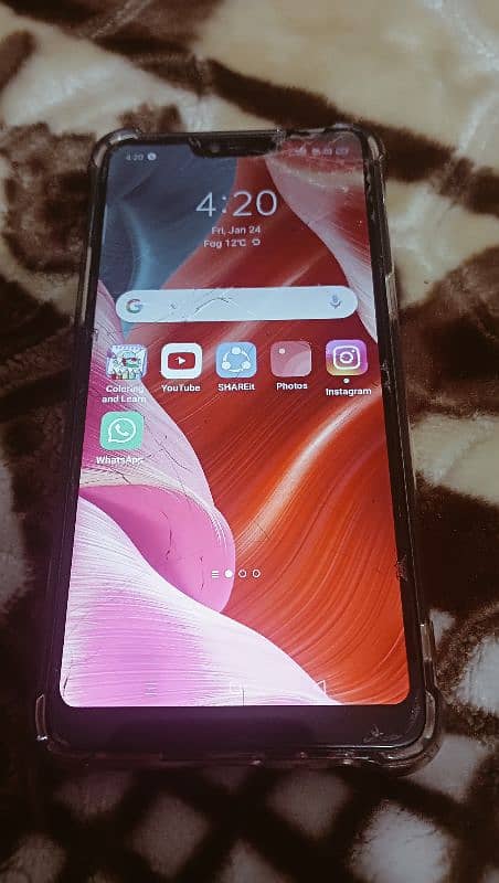 oppo f7 phone selling with some cracks on screen 2