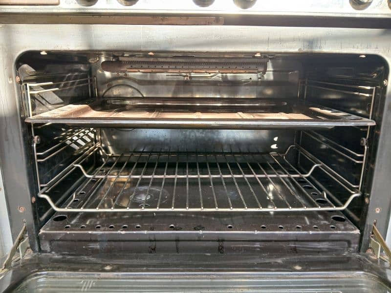 Italian Tecnogas Cooking Range (Stove with built-in oven) 9