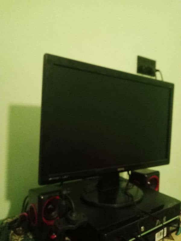 24 inches BenQ LED + i3 3rd generation CPU with mouse keyboard 4