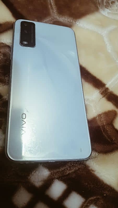 selling vivo y20 mobile having original panel and no issues 2