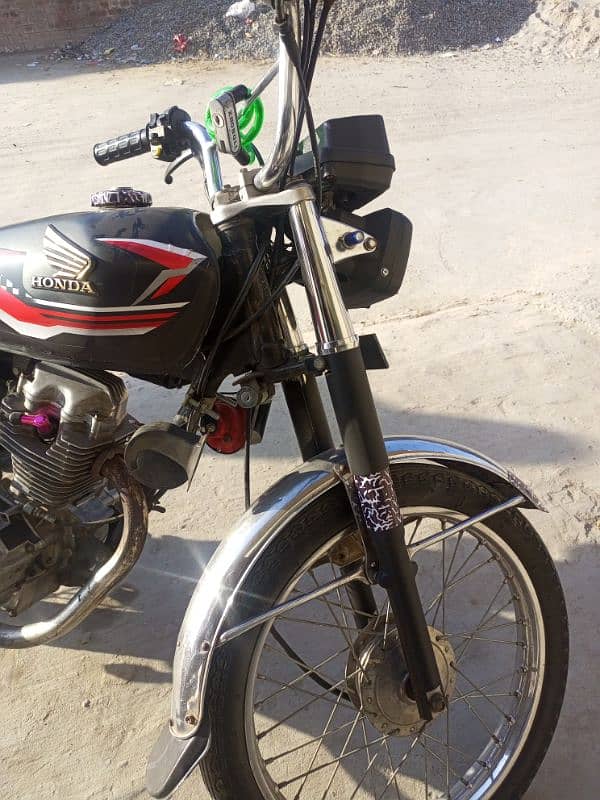 sell 125 91 model with good condition and new seats  new Tyre modifye 2