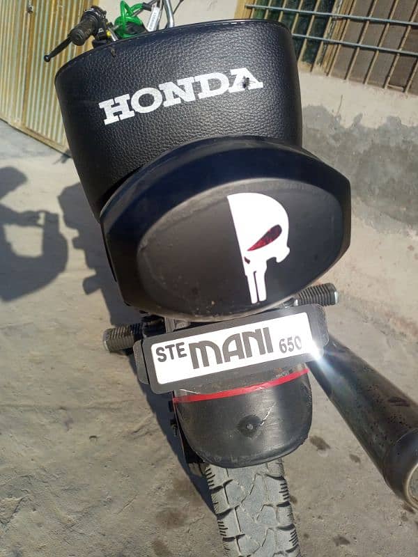 sell 125 91 model with good condition and new seats  new Tyre modifye 5