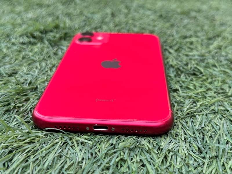 iPhone 11  (128gb ) PTA 8