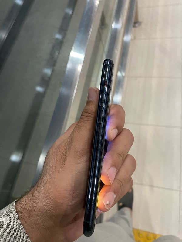 IPhone 11 Pro 256 gb Non PTA 4