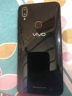 [2]Do phone hai aik  vivo V11i or aik vivo x7 hai