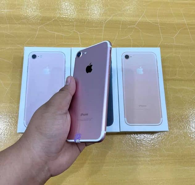 iphone 7 plus 256 gp my Whatsapp number 03411594804 1