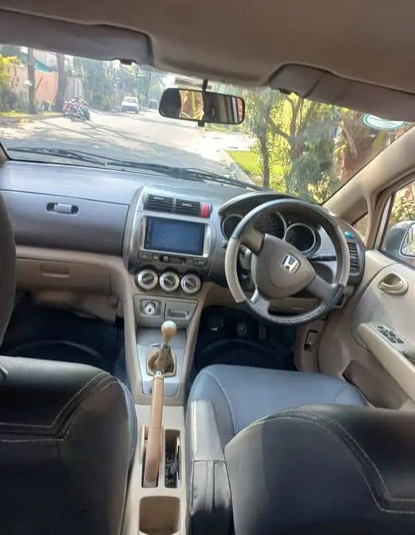 Honda City car rent for available 1