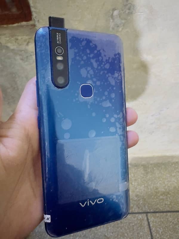 Vivo v15 Pro 8/256GB 3