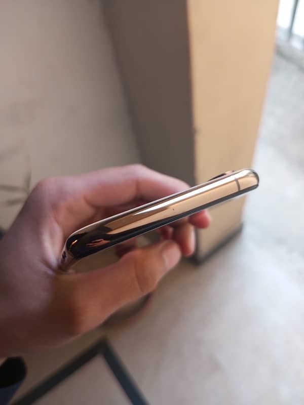 Iphone XS PTA approved 4