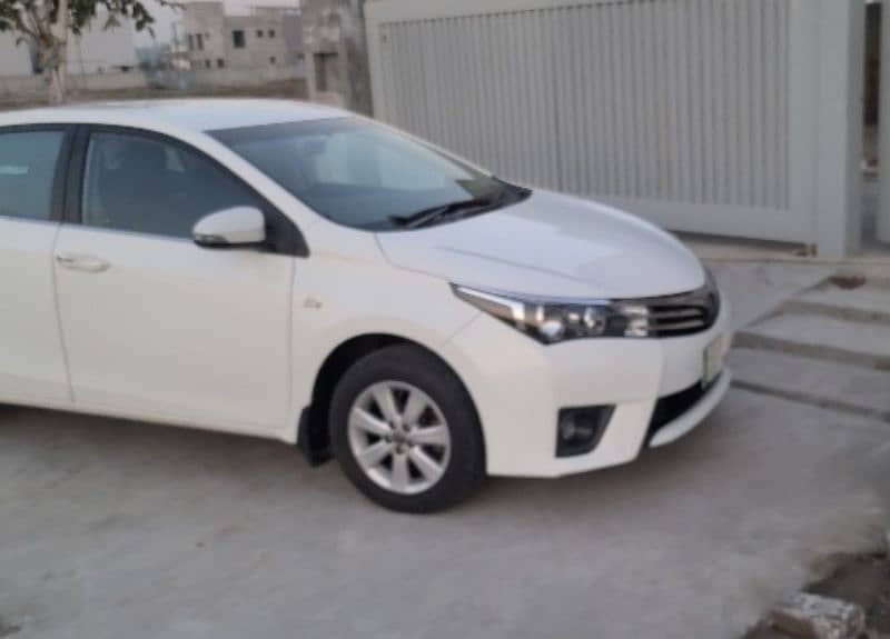 Toyota Corolla Altis 2014 1