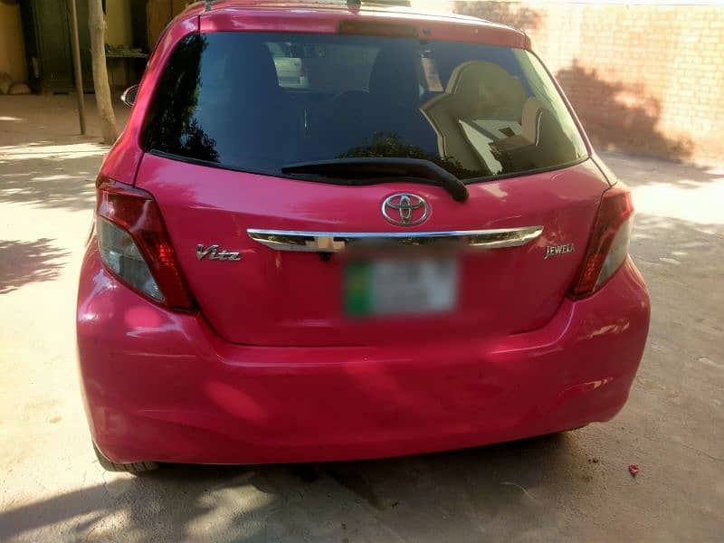 Toyota Vitz 2012 3