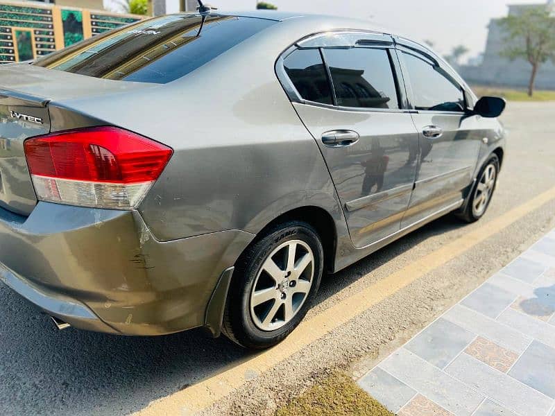 Honda City 2009 Auto Lahore REG My Own Name 4