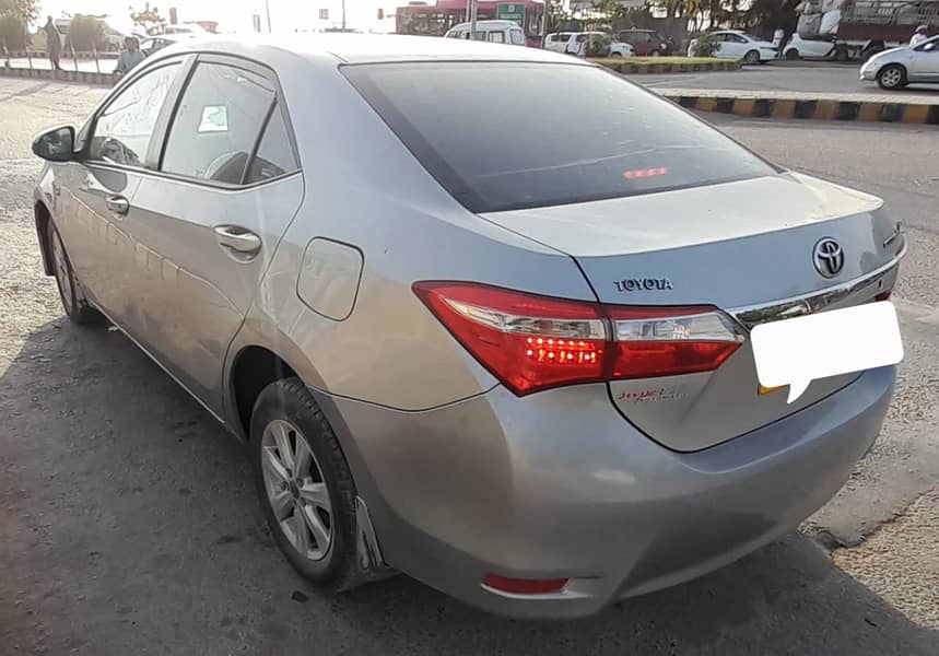 Toyota Corolla Altis 2015 3