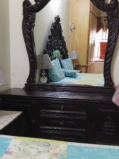 chunioti dressing table