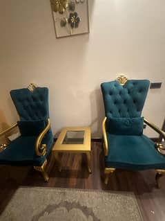 3 piece chair set IN NEW CONDITION ONLY ONE ARM COLOR FADE