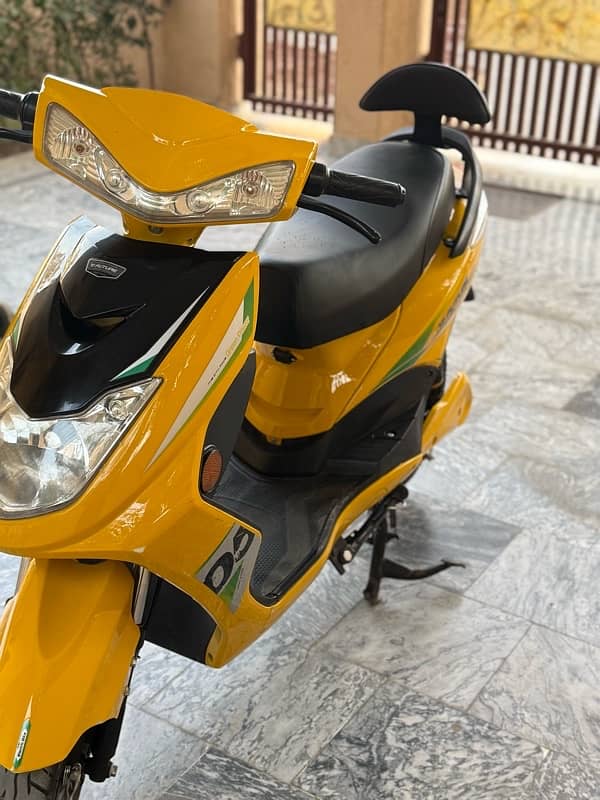 Yj future Electric scooty Up for sale 2