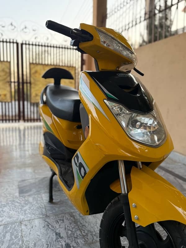 Yj future Electric scooty Up for sale 4