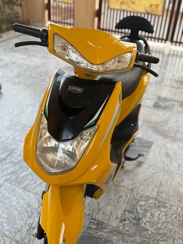 Yj future Electric scooty Up for sale 7