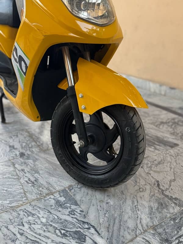 Yj future Electric scooty Up for sale 8