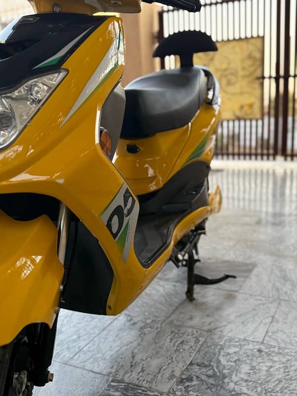 Yj future Electric scooty Up for sale 12