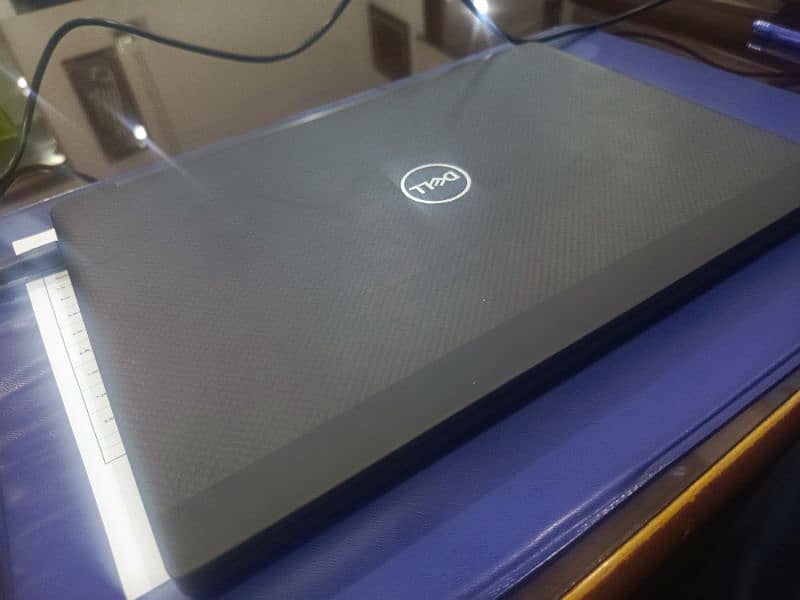 DELL 7390 2-in-1 8th-Gen Core-i5 8/256 3