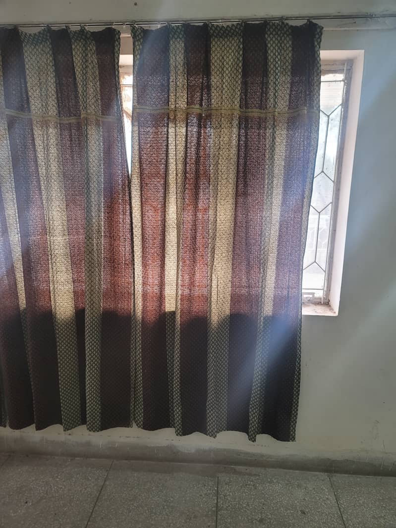 6 curtains. Hooked. Almost new, excellent condition and good quality. 0