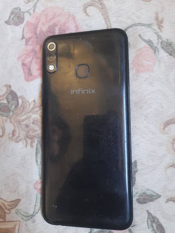 infinix hot 8 lite 1