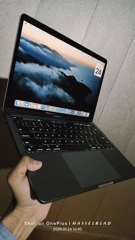 MACBOOK PRO 13-INCH M1 CHIP 8GB/512GB 9