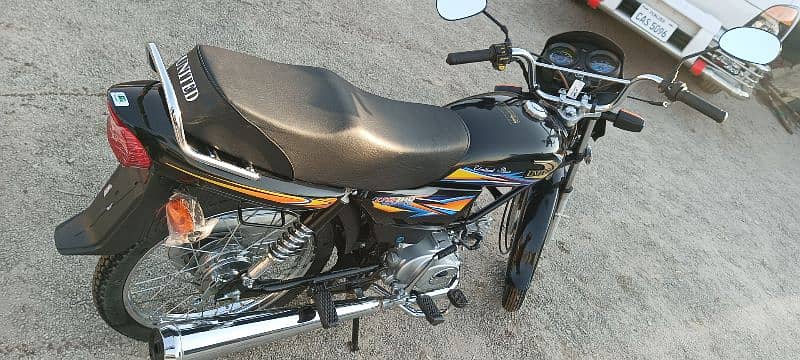 united 100 cc black brand new bike 5