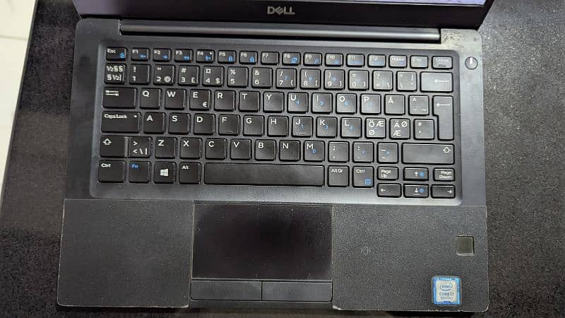 Dell latitude 7390 1