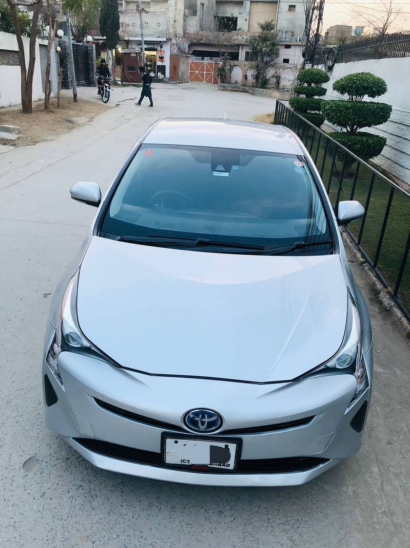 Toyota Prius 2016 Model First owner Total Genuine 9