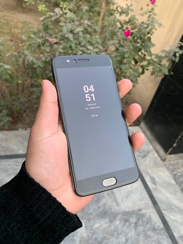 one plus 5 8/128gb dual sim 7