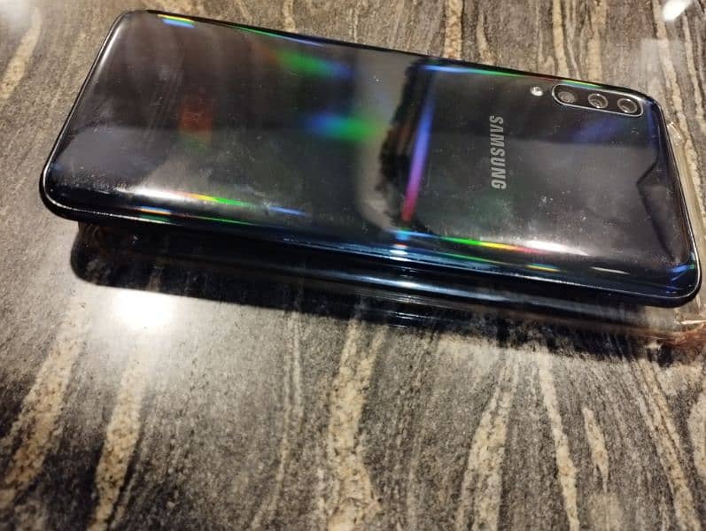 Samsung A70 6/128 with box 10/10 condition 5