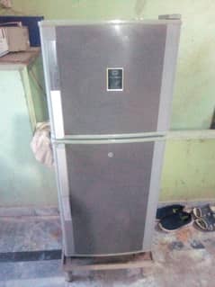 Dawlance fridge for urgent sale(03214278448)