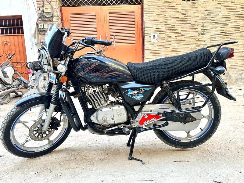 Suzuki GS 150 Special Edition 13