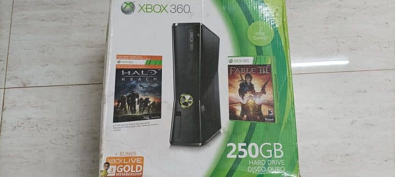 XBOX 360 Slim 250 gb 50 condition ok 50 plus games with 1 controller 2