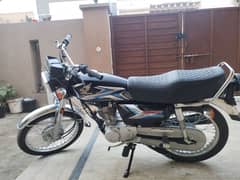 CG 125 2025 model black color new condition only used 350 km