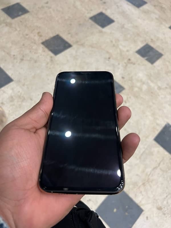 I phone 11 pro max 512gb Fu 10/10 water pack 4