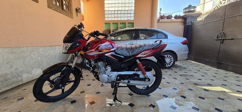 BrandNew Honda Cb125F (coctail Red) 9