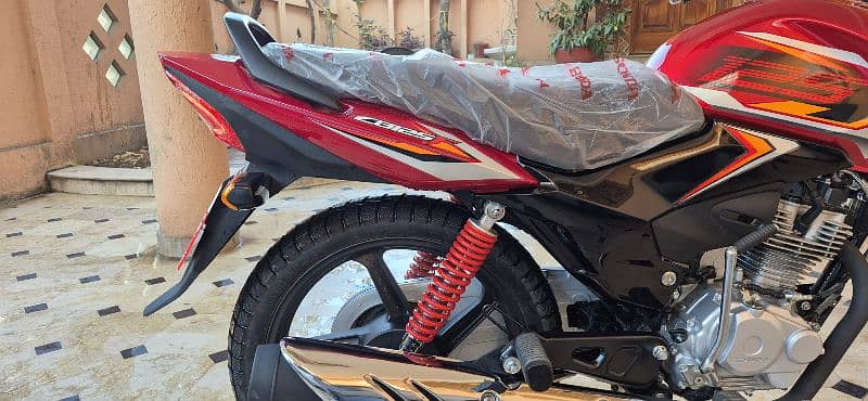 BrandNew Honda Cb125F (coctail Red) 13