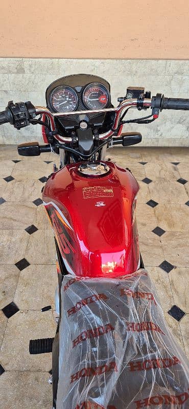 BrandNew Honda Cb125F (coctail Red) 15