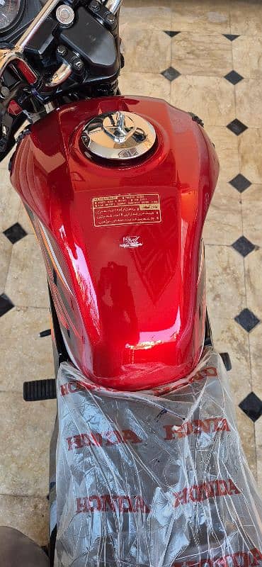 BrandNew Honda Cb125F (coctail Red) 19