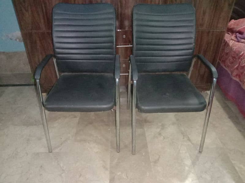 good condition chairs 1