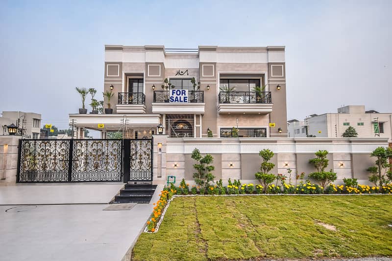 Classical 01 Kanal Bungalow For Sale In DHA Phase 7 Near To Carrefour 0