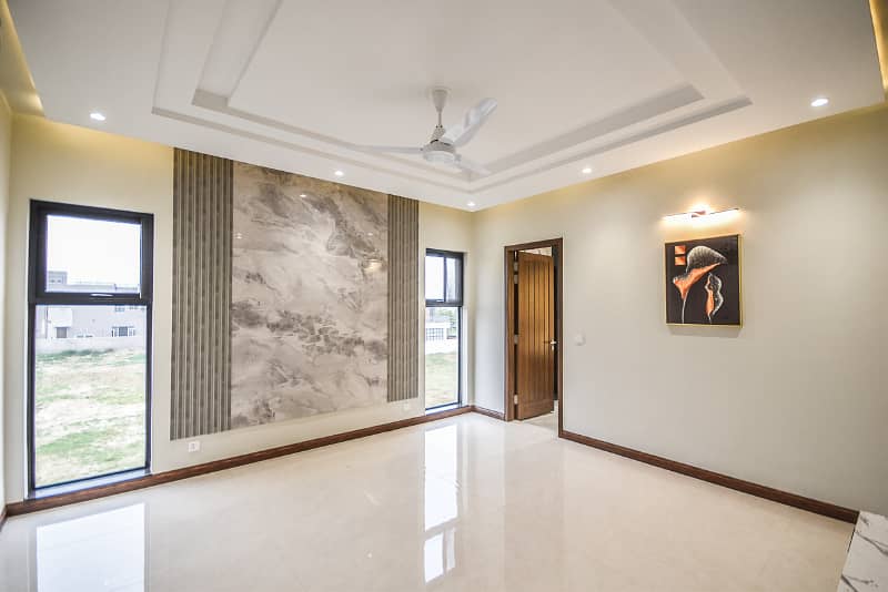 Classical 01 Kanal Bungalow For Sale In DHA Phase 7 Near To Carrefour 26