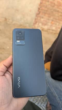 vivo v21e urgent sale condition 9/10 official pta  with box charger