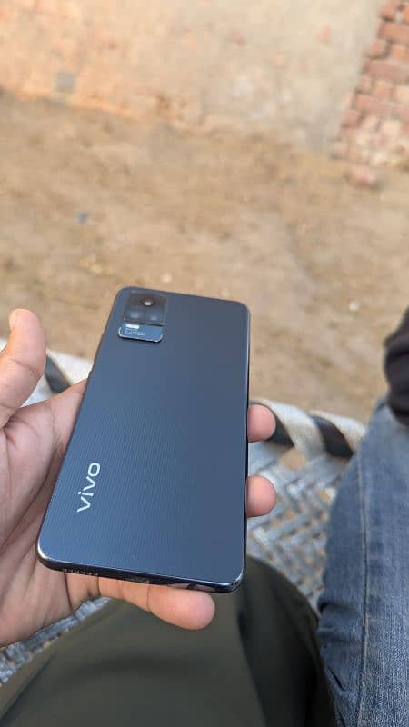 vivo v21e urgent sale:03:07100:79:71 official pta  with box charger 8